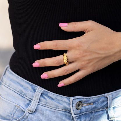 Croissant ring - No discoloration