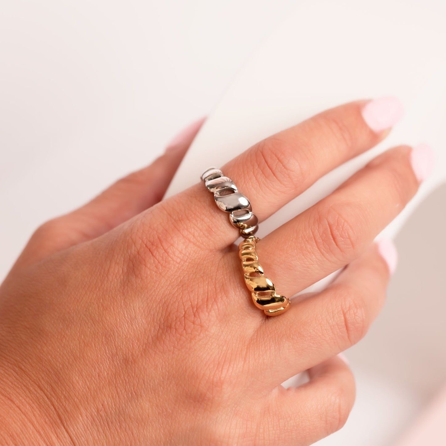 Pretzel ring - No discoloration